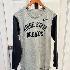 Nike Boise State Broncos Gray and Black Long Sleeve Shirt Medium 100% Cotton